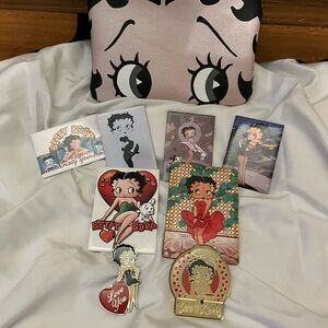 Betty Boop make up bag & magnets